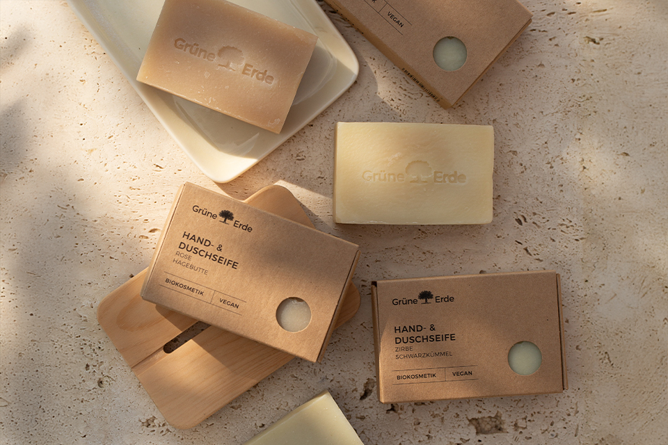 Feste Seifen in nachhaltigen Kartonverpackungen