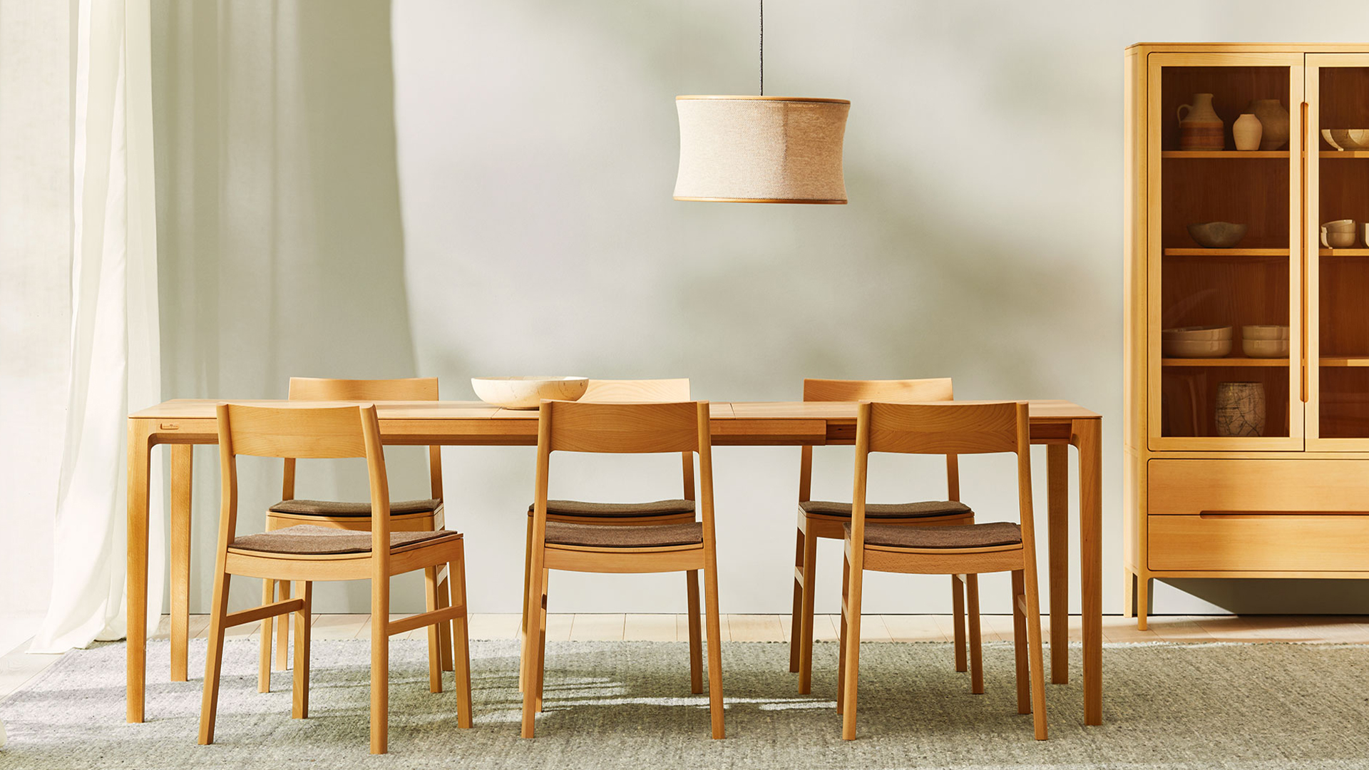 Esszimmermöbel aus Massivholz