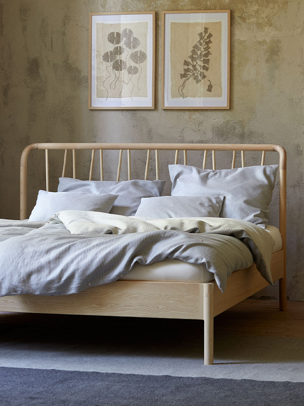 Massivholz Doppelbett Abea mit Holzbetthaupt