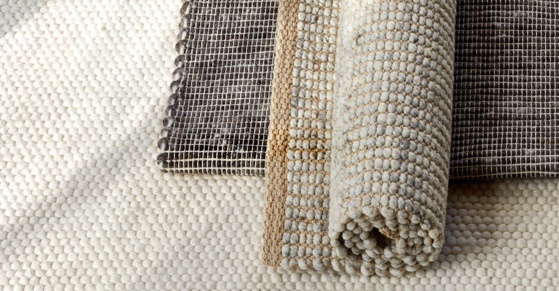 Teppiche in verschiedenen Farben und Designs