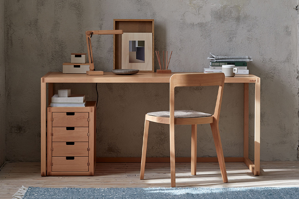 Massivholz Schreibtisch Quint mit Ladenschrank und Stuhl