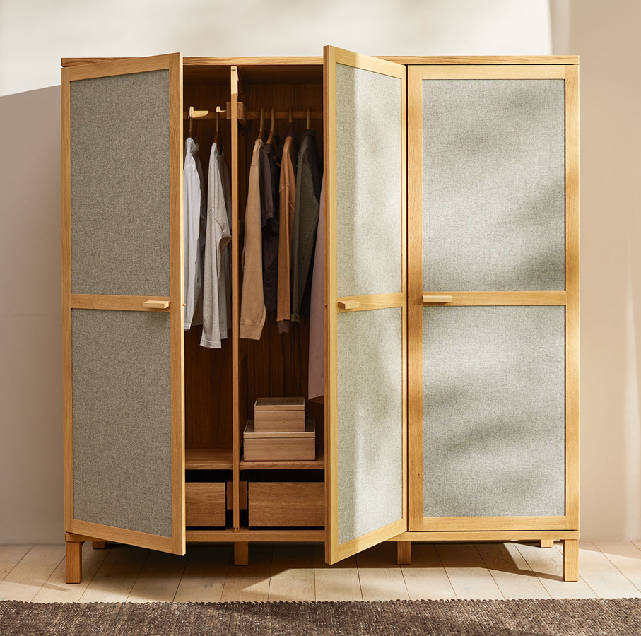 Kleiderschrank Kurami – Massivholz & klare Formen