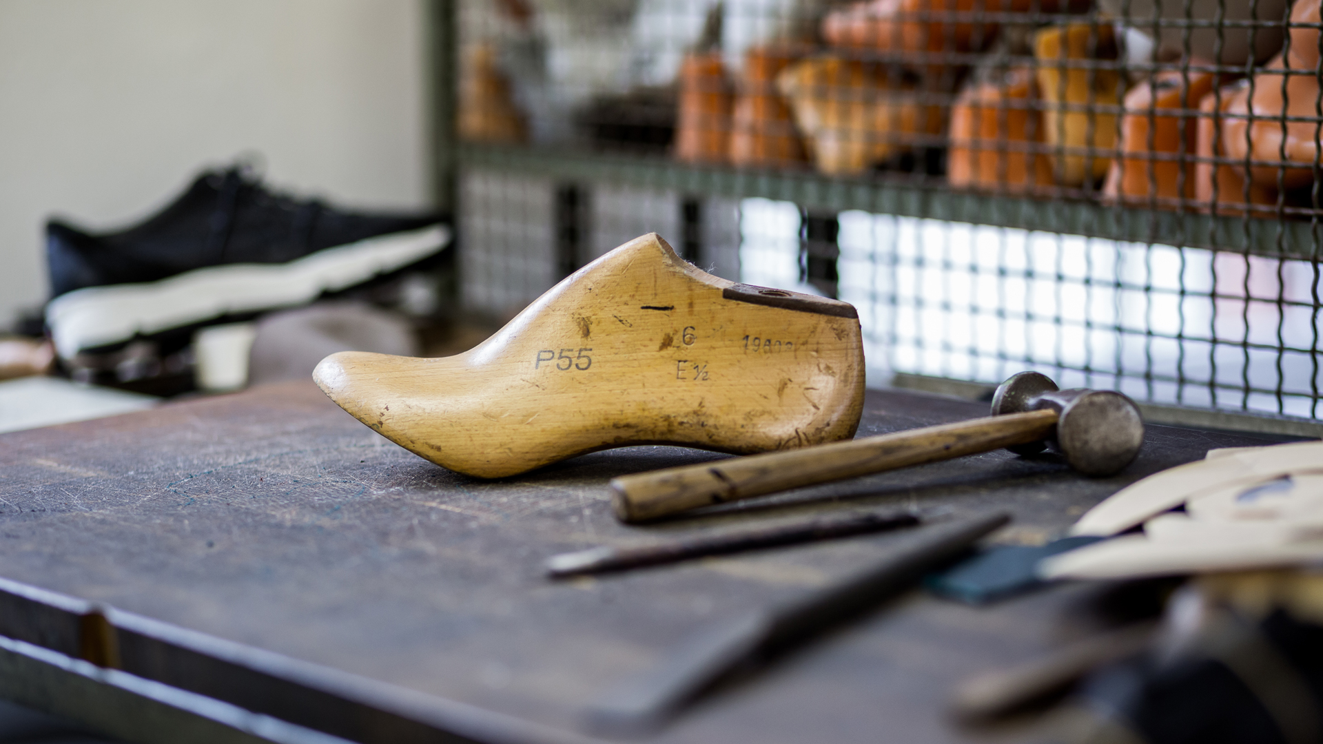 Holzschuh für traditionelle Schuhfertigung