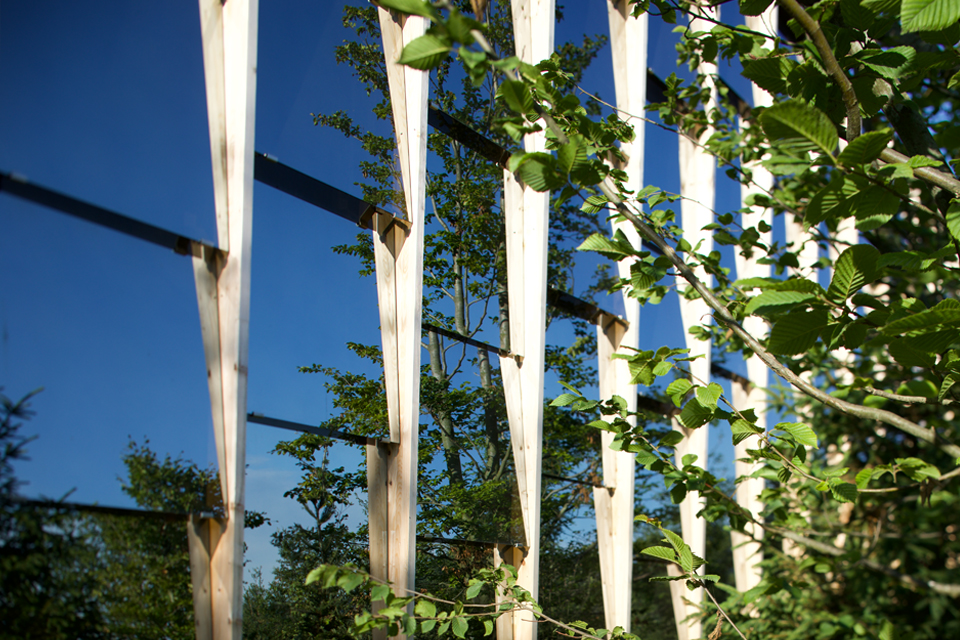 Außenfassade der Grüne Erde Welt umgeben von Natur