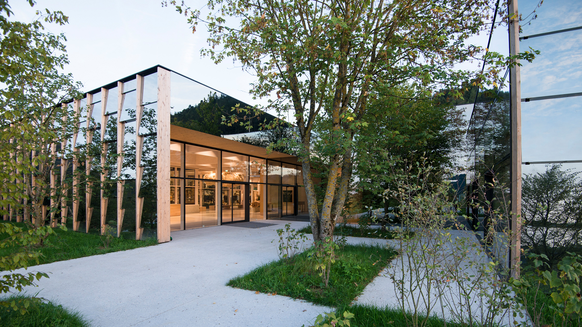 Eingangsbereich der Grünene Erde Welt von außen