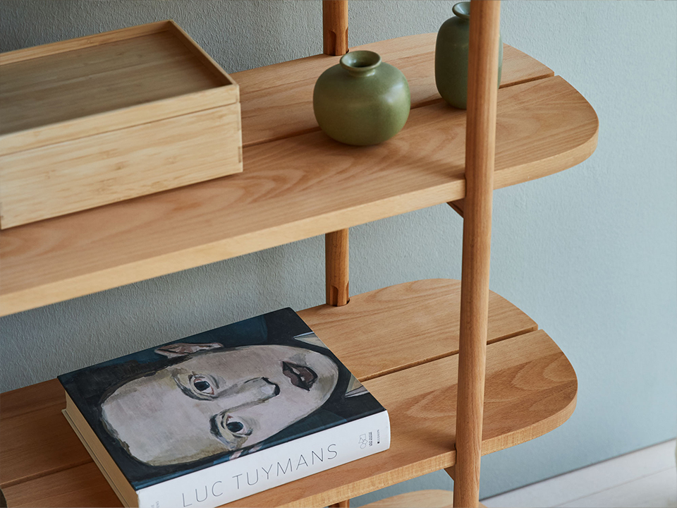 Detailansicht Regal Tonda mit Dekoration