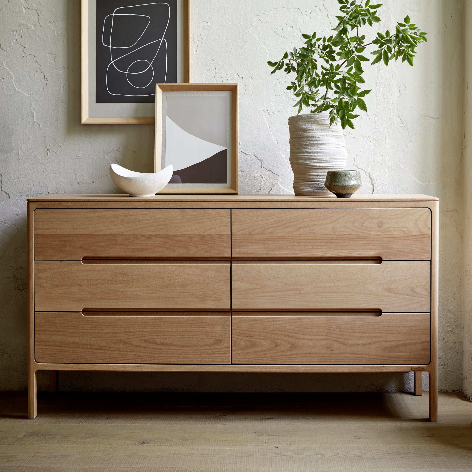 Sideboard Tenso mit 6 Laden aus Massivholz