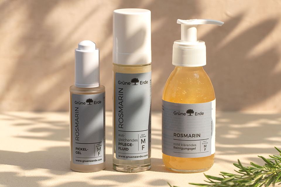 Pflegeserie Rosmarin in Glasflaschen