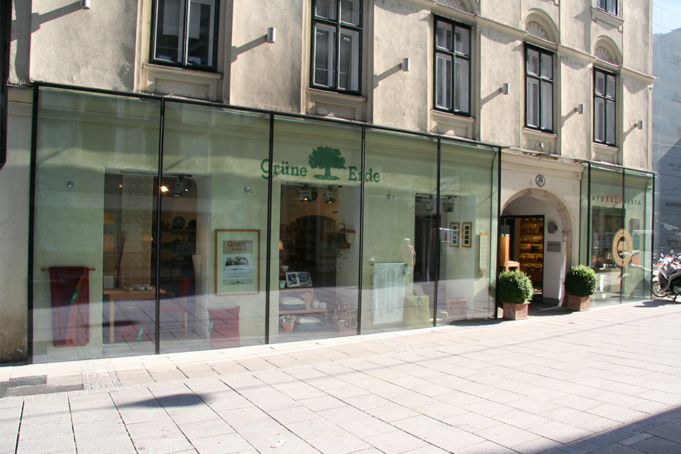 Schaufensterbereich vom Grüne Erde Store in Linz