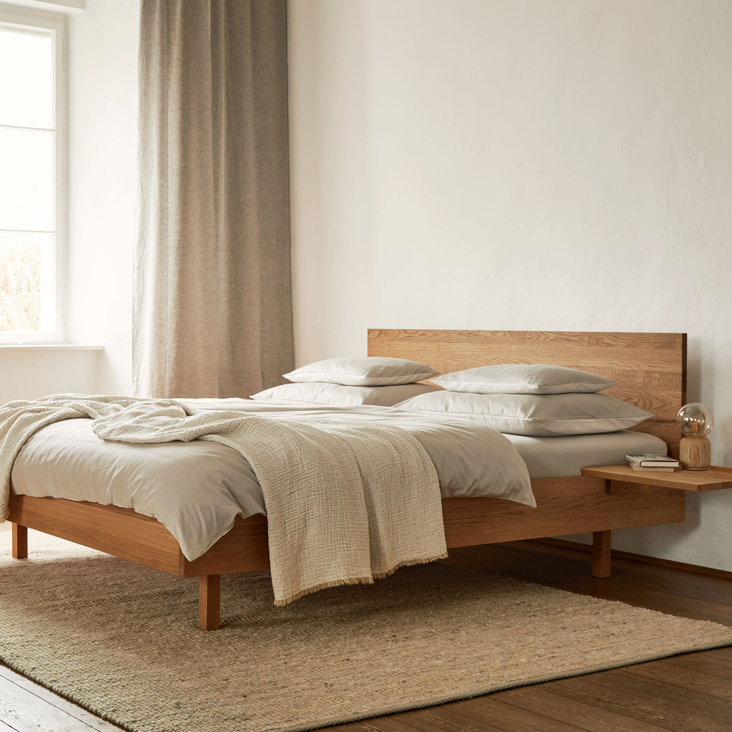 Bett Tesoro mit Holzbetthaupt