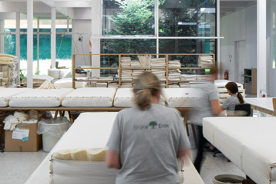 Grüne Erde Matratzenfertigung