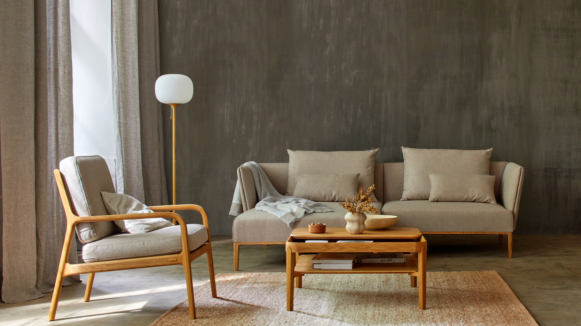 Einzelsofa Lorea mit Polsterstuhl und Couchtisch Alwy