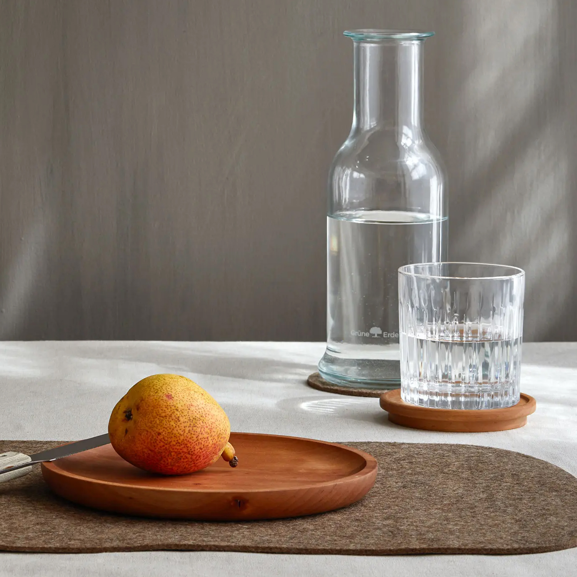 Glaskaraffe Oase aus Naturmaterialien
