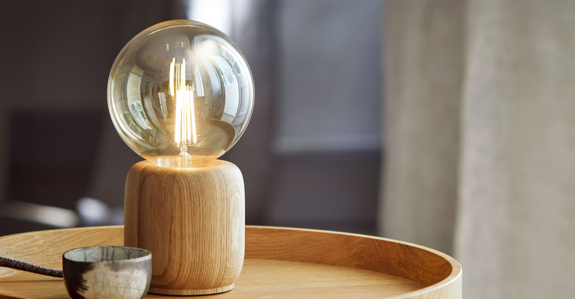 Tischlampe Osino beleuchtet