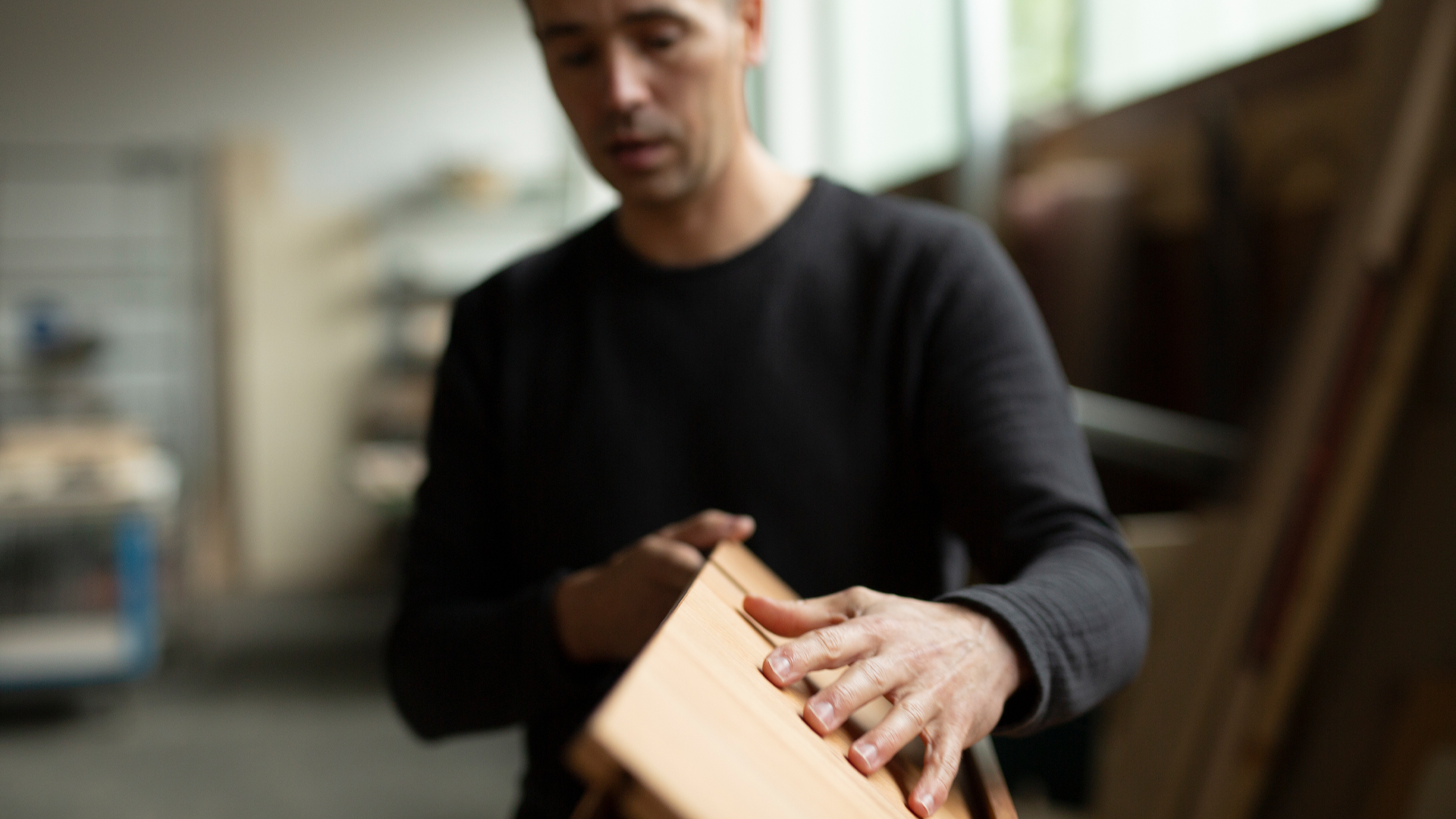 Alexander Stüger beim Test eines Produktes