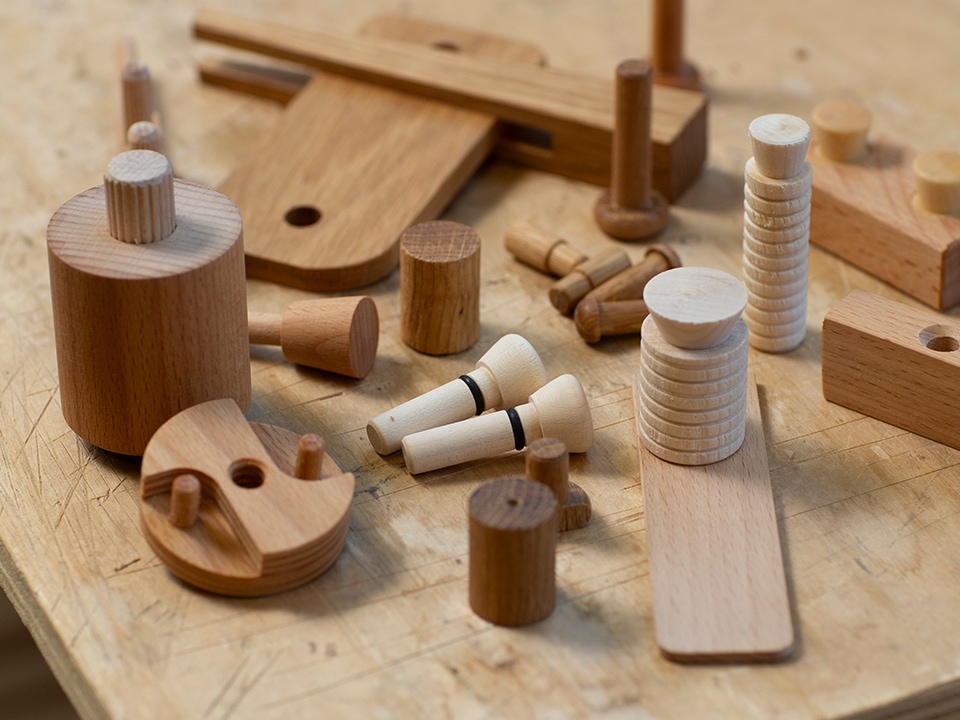 Holzverbindungen für Akumi