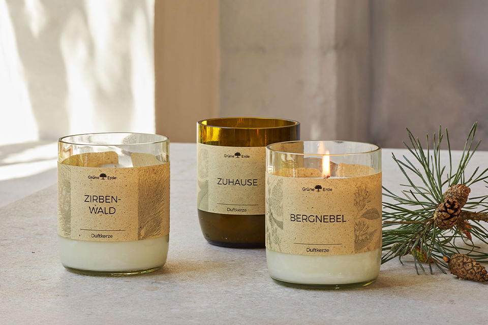 3 Kerzen nebeneinader stehend