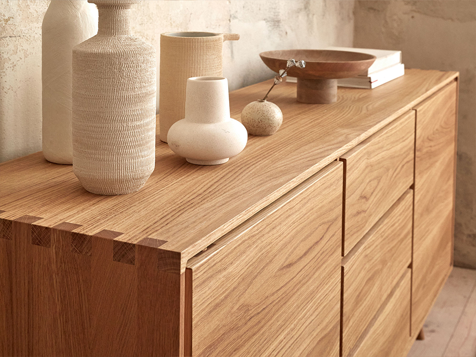 Sideboard Tesoro mit Dekoration