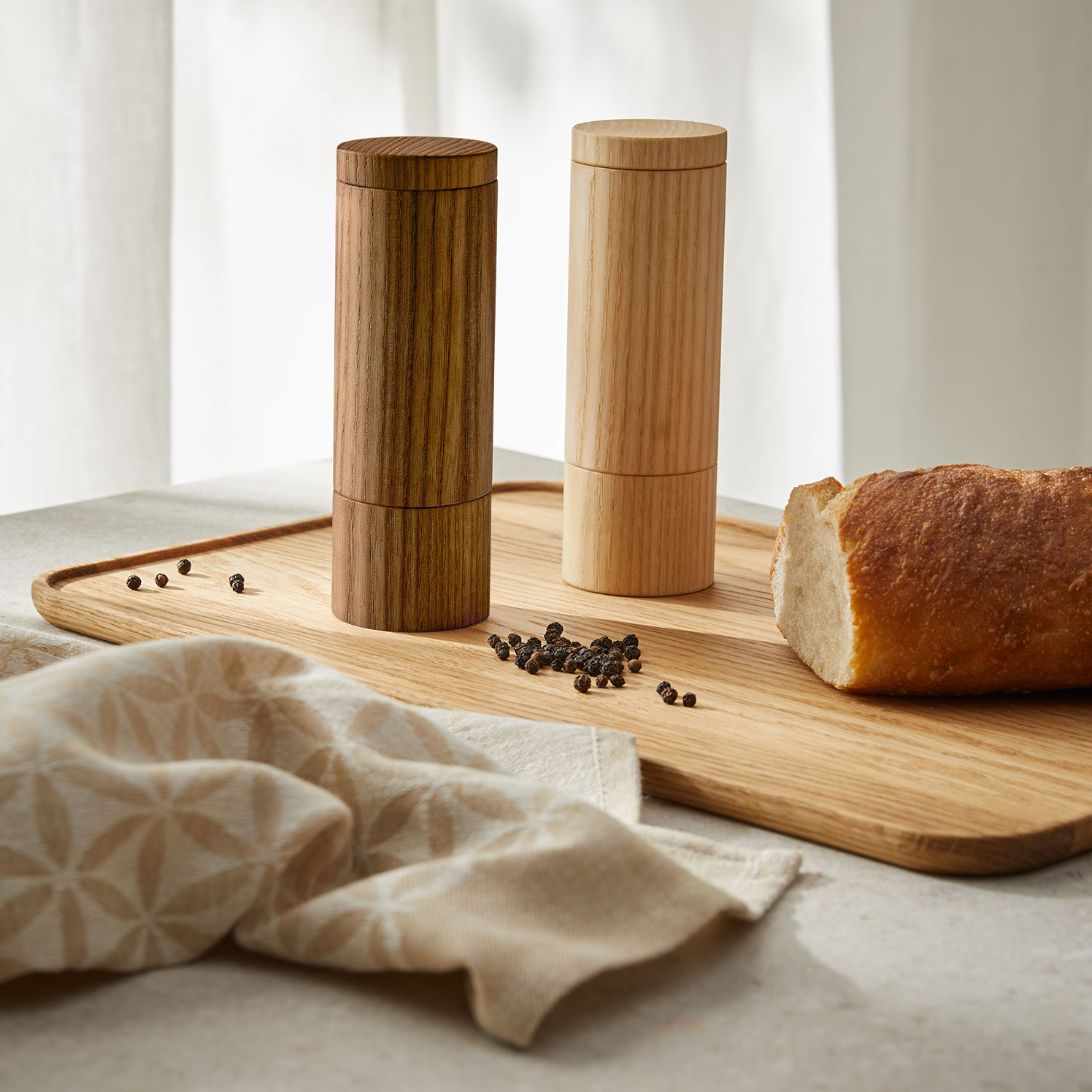 Pfeffer- und Salzmühle Kosu aus Naturmaterialien