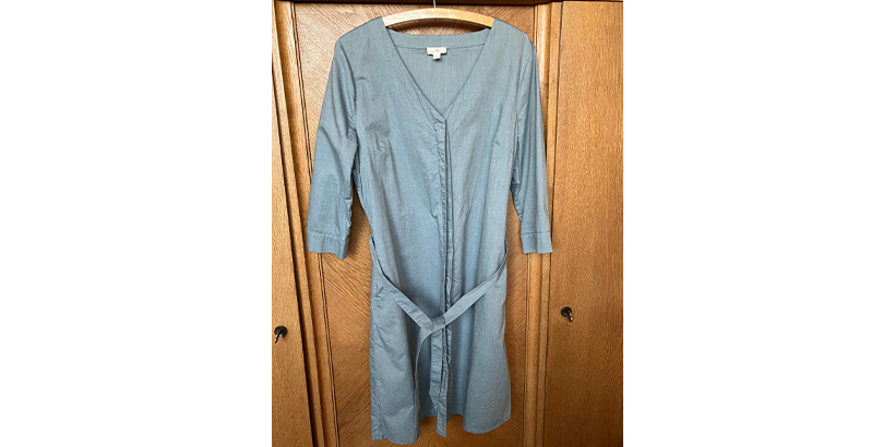 blaues Kleid