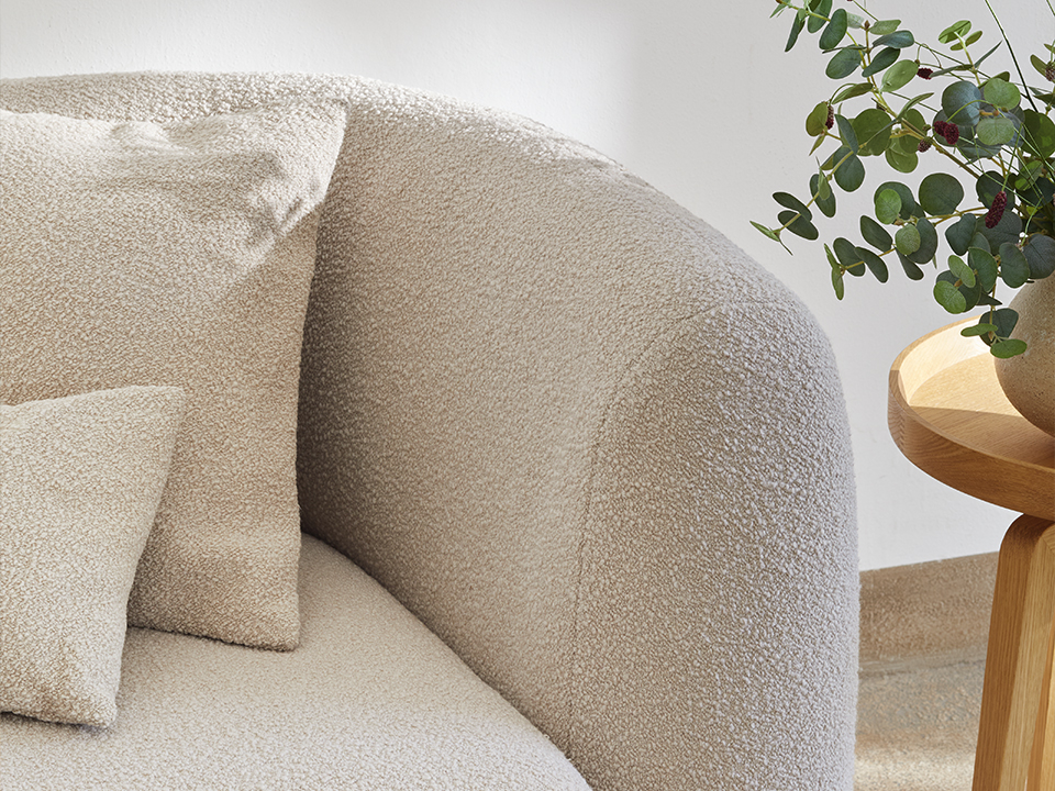 Sofa Veluna mit zwei Kissen Cassello