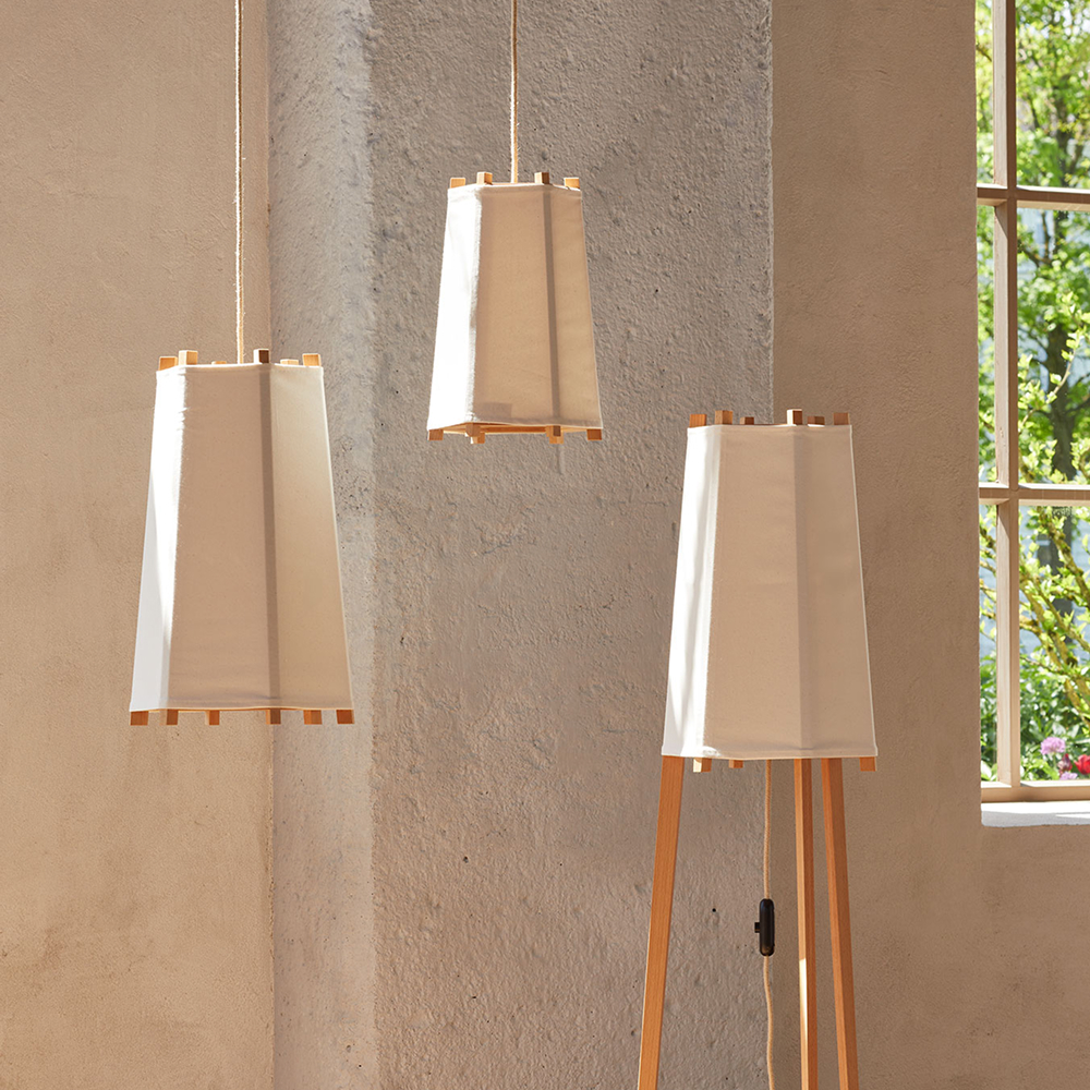 Hängeleuchten und Stehleuchte Taya Pur in Buche