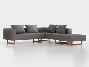 Ecksofa Sereno, 276 x 276 cm, inkl. 4 Kissen (70 x 55 cm), Liegeteil rechts, Kufenfuß, mit Bezug Wollstoff Stavang Kiesel (62), Buche