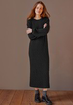 Kleider und Overalls