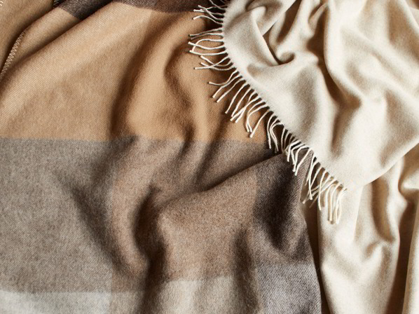 Wohndecke Lady Grey, cappucchino & Wohndecke Indian Summer