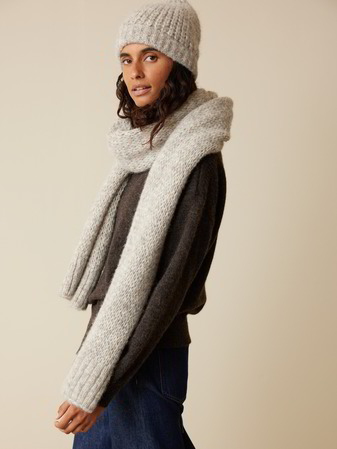 Strickschal und Mütze aus Alpakawolle und Baumwolle, grau melange