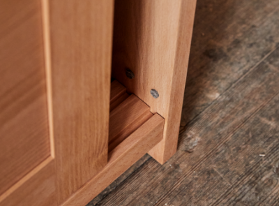 Kleiderschrank Kurami Türstopp
