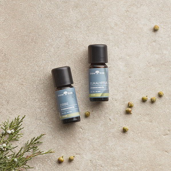 Unser Rezept für ein aromatisches Körper- und Massageöl mit ätherischen Ölen von Grüne Erde