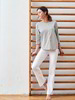 Jazzpant, weiss & Yoga-Shirt, grau melange