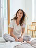 Shirt-Kurzarm-Ajour, weiss & Pyjama Hose, gestreift