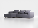 Lounge-Sofa Sereno inkl. 3 Kissen (70x55 cm), B 297 x T 180 cm, Liegeteil links, Bodennah, mit Bezug Wollstoff Elverum Torfblau (82), Eiche