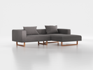 Lounge-Sofa Sereno inkl. 2 Kissen (70x55 cm), B 267 x T 180 cm, Liegeteil rechts, Kufenfuß, mit Bezug Wollstoff Elverum Mocca (73), Buche