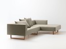 Lounge-Sofa Sereno inkl. 3 Kissen (70x55 cm), Liegeteil rechts, Kufenfuß, mit Bezug Wollstoff Tano Natur, Eiche