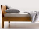 Bett Alpina in Kernbuche mit Holzbetthaupt