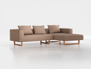 Lounge-Sofa Sereno inkl. 3 Kissen (70x55 cm), B 297 x T 180 cm, Liegeteil rechts, Kufenfuß, mit Bezug Wollstoff Stavang Sand (66), Buche
