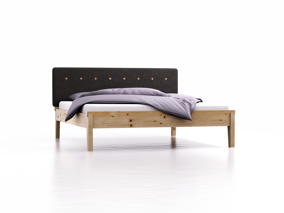 Bett Alpina mit Polsterbetthaupt, Wollstoff Stavang Schiefer, Breite 180 cm x Länge 210 cm, Zirbe