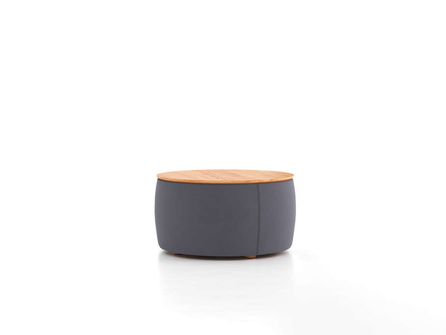 Sofatisch/Hocker Tambor mit Stauraum u. Holzdeckel, H 34,3 cm, Ø 64 cm, Bezug Wollstoff Elverum Torfblau (82), Buche