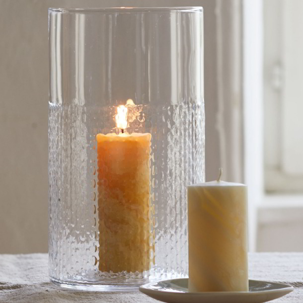 Windlicht aus Glas mit Stumpenkerze von Grüner Erde