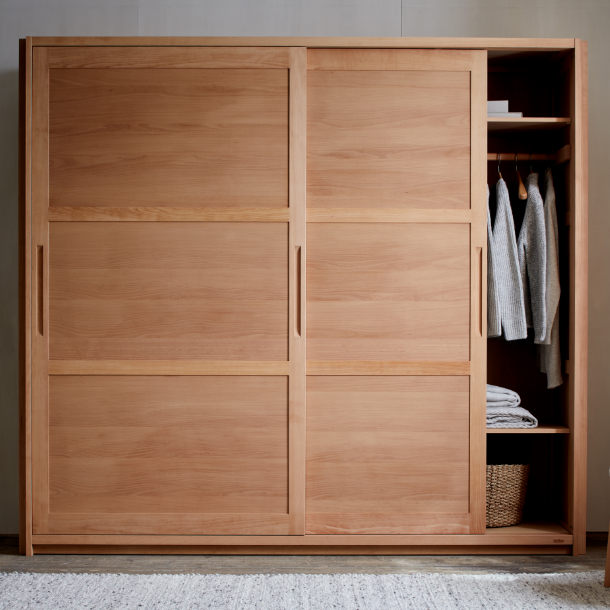 Kleiderschrank Kurami mit Holzfüllung