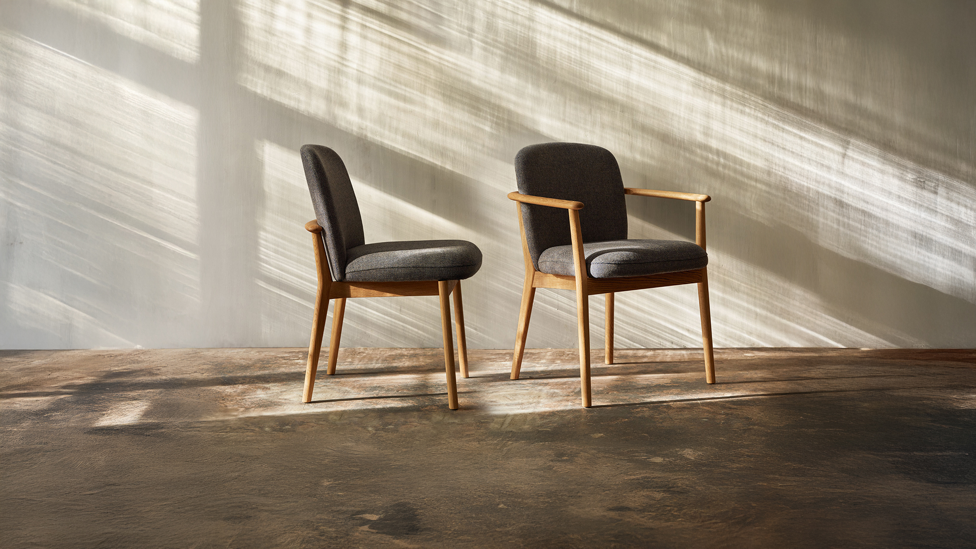 Stuhl Kilian mit und ohne Armlehnen