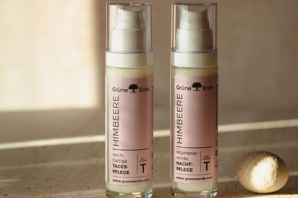 Tagespflege und Nachtpflege Himbeere in Glasflaschen