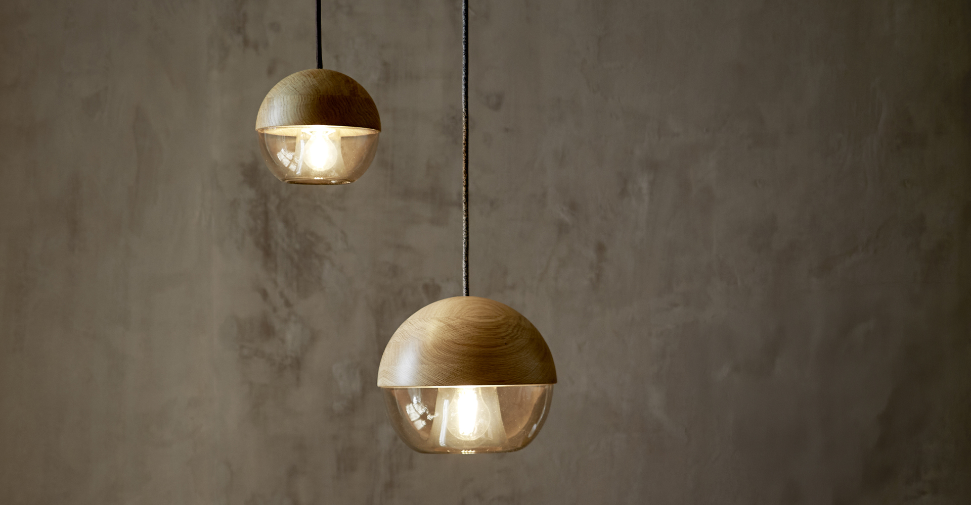 Zwei Hängeleuchten Avo