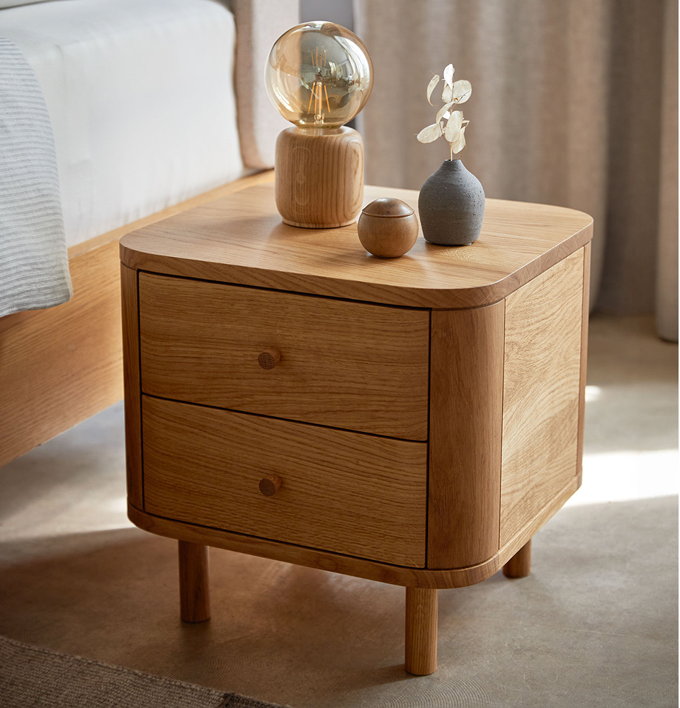 Massivholz Bettkaestchen Tonda mit Tischlampe Osino