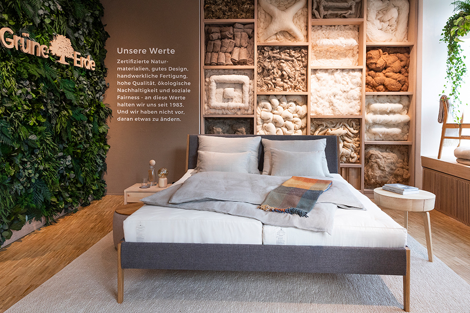 Bett zur Ansicht im Grüne Erde Store