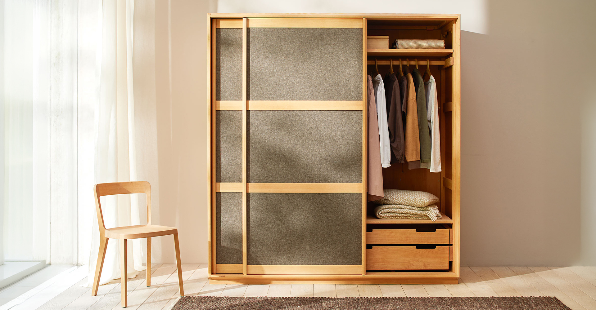 Massivholz Kleiderschrank mit Schiebetüren mit Wollstoff