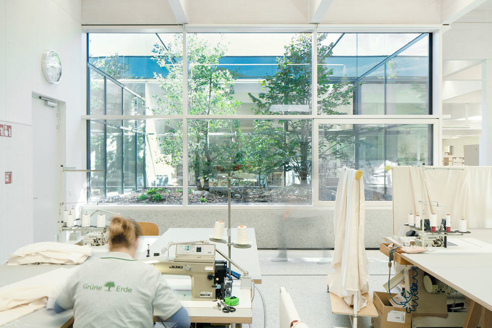 Produktionsstätte mit Innenhöfen in der Grünen Erde Welt